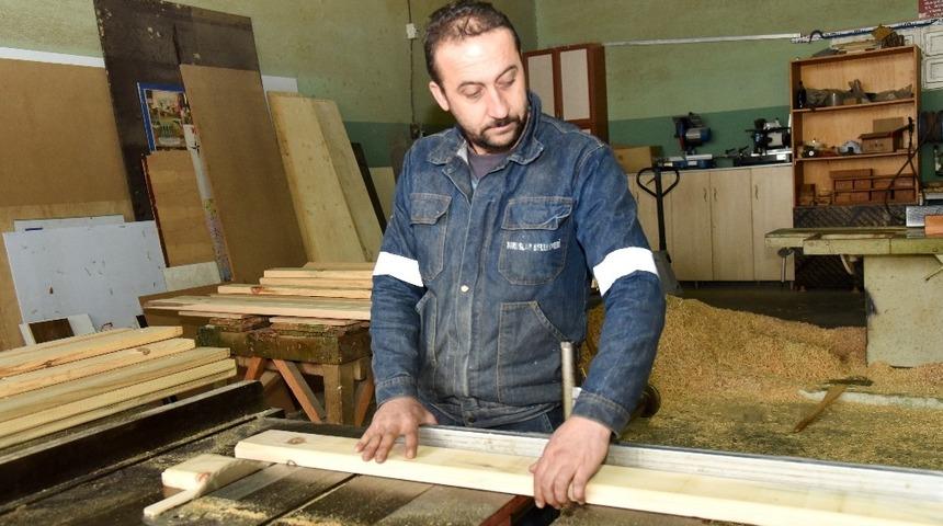 Toroslar Belediyesi&rsquo;nin at&ouml;lyesi &uuml;retiyor