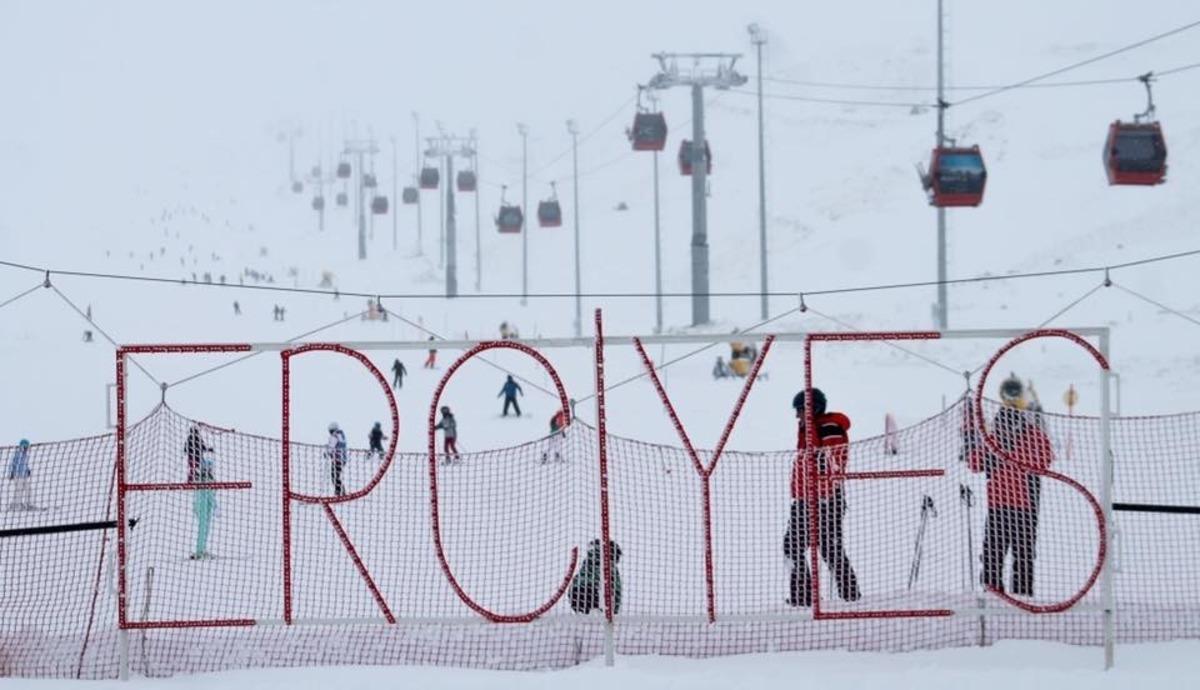 Erciyes&rsquo;te kar kalınlığı 100 santimetreye ulaştı