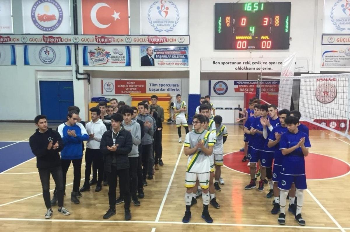 Gen&ccedil; erkekler voleybol sona erdi