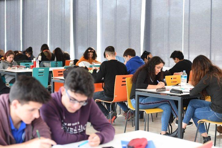 Konyaaltı Belediyesi Gençlik Lokaline yoğun ilgi G4