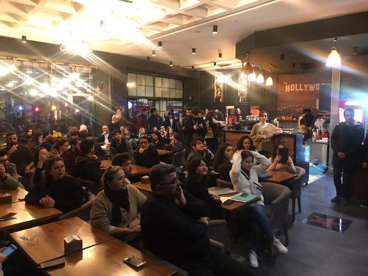 Üniversitede edebiyat kapışması G1