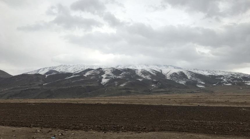 Ağrı Dağı ve eteklerine kar yağdı