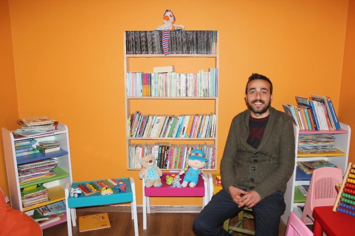 Yılbaşında &ccedil;ocuklara kitap ve oyuncak dağıtacaklar