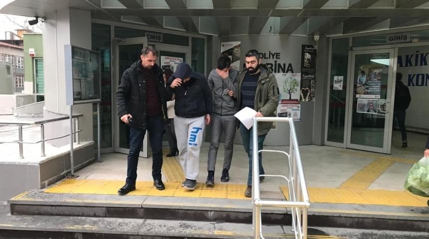 K&uuml;tahya&rsquo;da yakalanan 4 uyuşturucu ş&uuml;phelisinden 2&rsquo;si tutuklandı