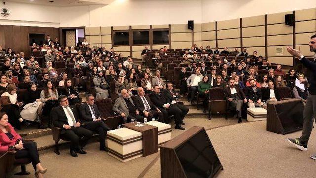 GAÜN öğrencileri modacı Bağzıbağlı’yı dinledi