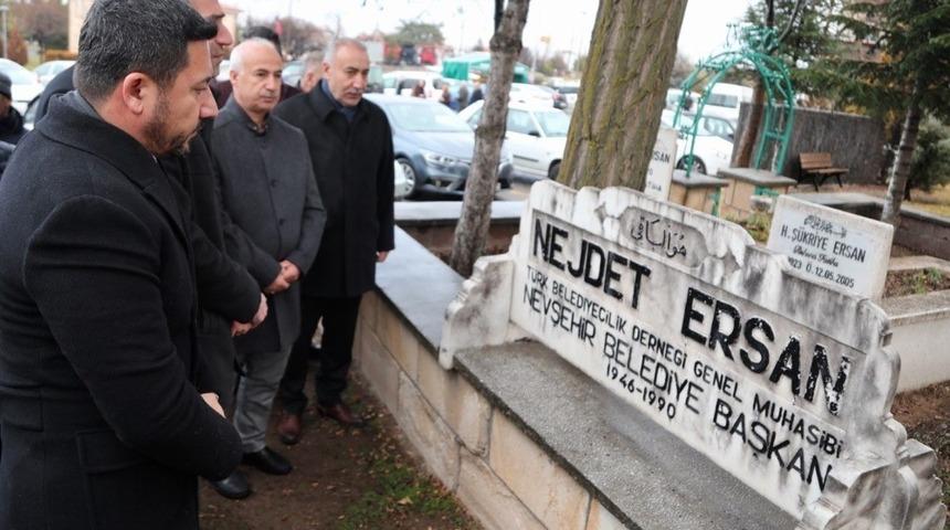 Belediye Başkanı Rasim Arı&rsquo;dan Necdet Ersan&rsquo;ın kabrine ziyaret