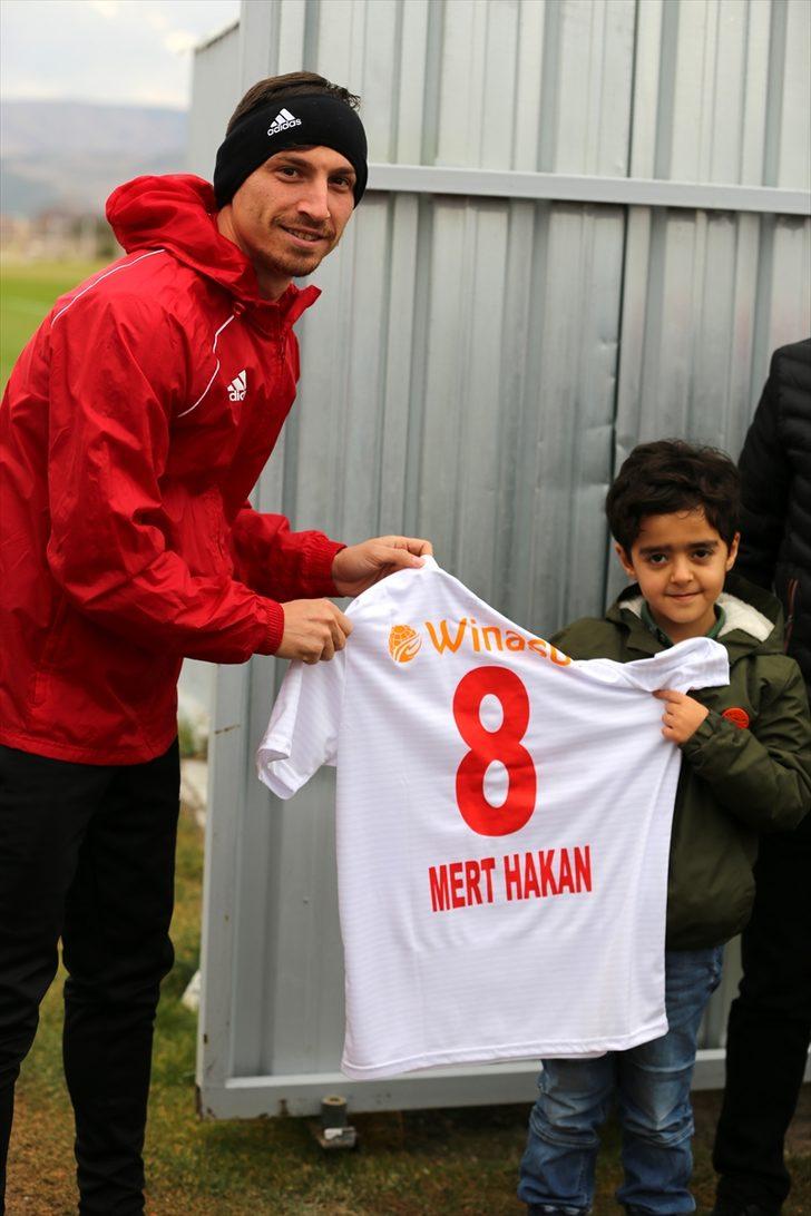 Rıza Çalımbay'dan VAR, Robinho ve transfer açıklaması G1