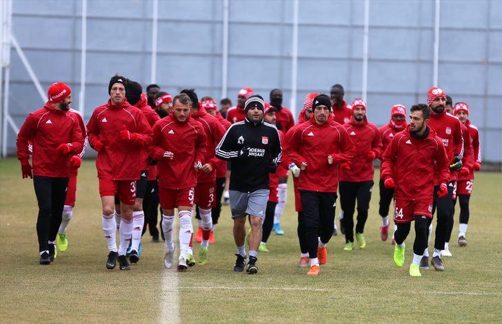 Rıza Çalımbay'dan VAR, Robinho ve transfer açıklaması G2