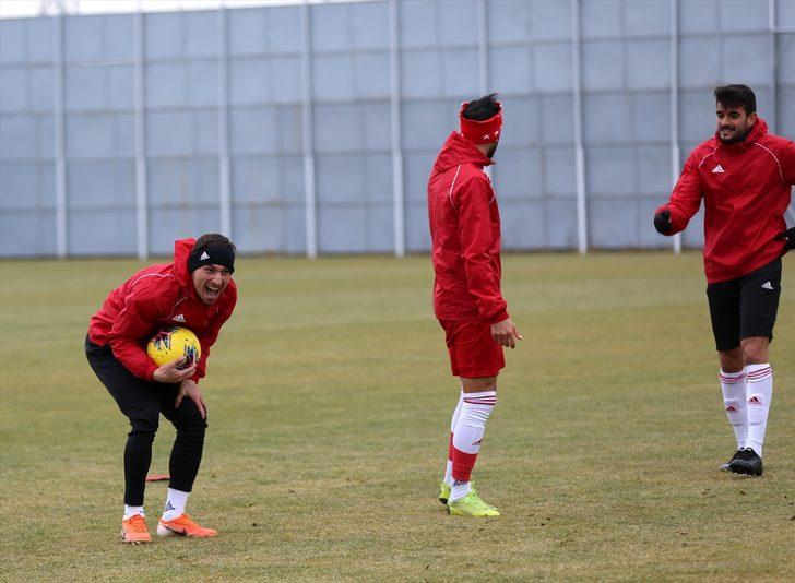 Rıza Çalımbay'dan VAR, Robinho ve transfer açıklaması G5