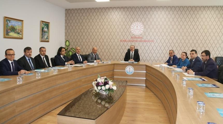 Kütahya’da Milli Eğitim Yatırımları Bilgilendirme ve Değerlendirme toplantısı