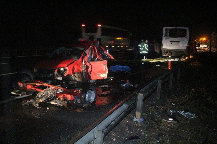 TEM Otoyolu'nda katliam gibi kaza! Feci şekilde can verdi! G2