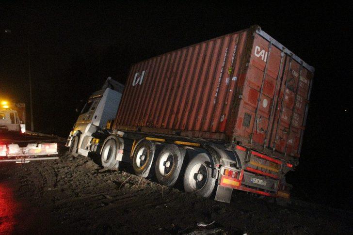 TEM Otoyolu'nda katliam gibi kaza! Feci şekilde can verdi! G5