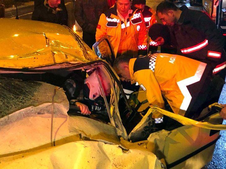 Kontrolden çıkan otomobil peş peşe iki araca çarptı G1