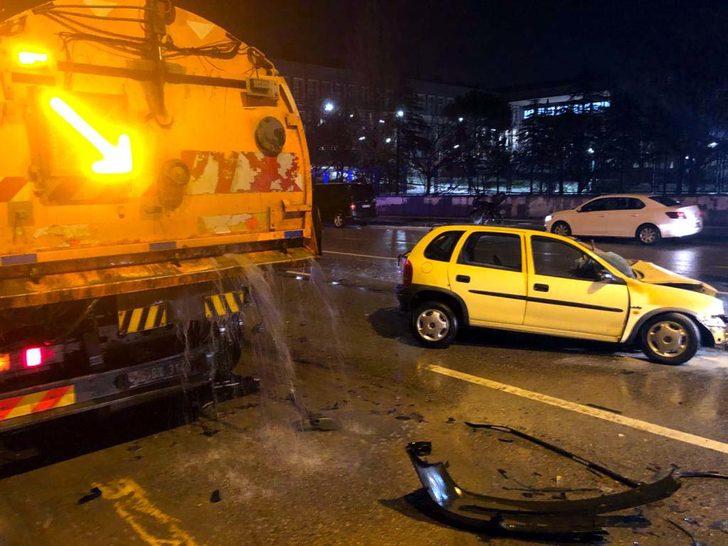 Kontrolden çıkan otomobil peş peşe iki araca çarptı G2