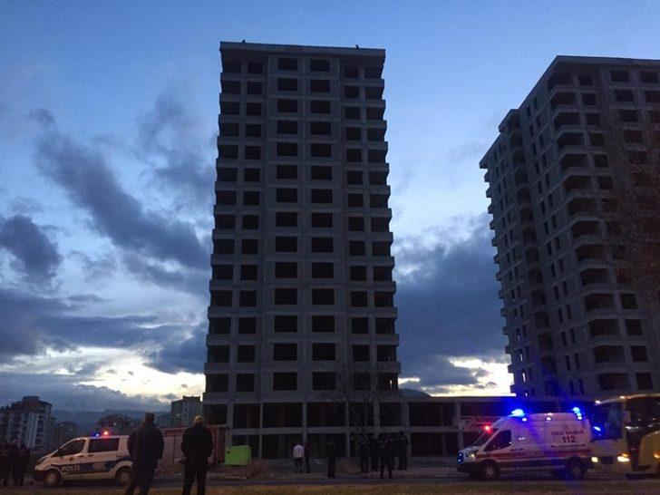 İnşaatın çatısına çıkan şahsı pencereden izlediler G1