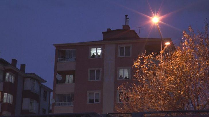 İnşaatın çatısına çıkan şahsı pencereden izlediler G4