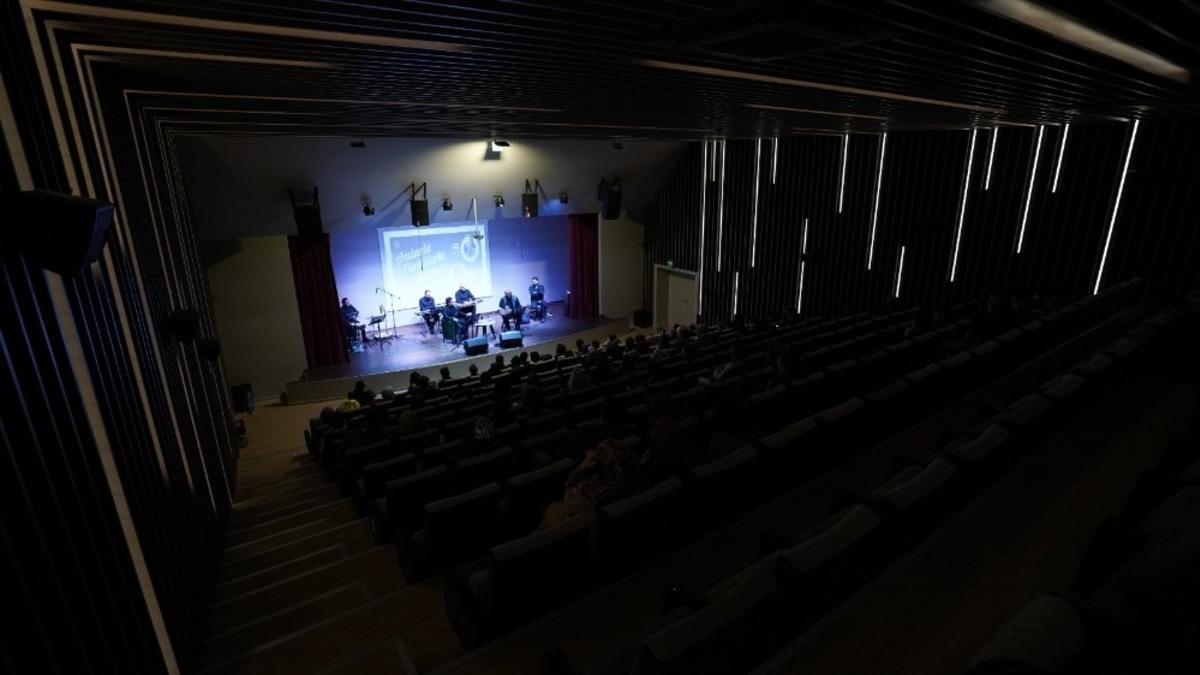 Saz s&ouml;zle buluştu, y&uuml;rekler t&uuml;rk&uuml;yle coştu