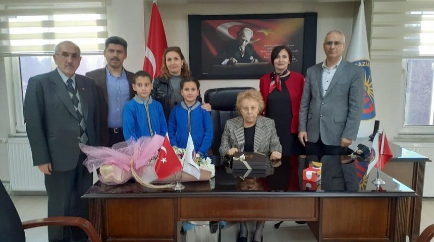 N&uuml;ket Ersoy&rsquo;a anlamlı ziyaret