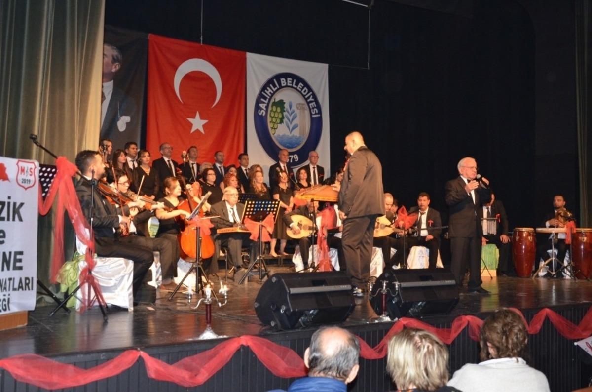 Salihli&rsquo;de &rsquo;şiddete hayır&rsquo; konseri