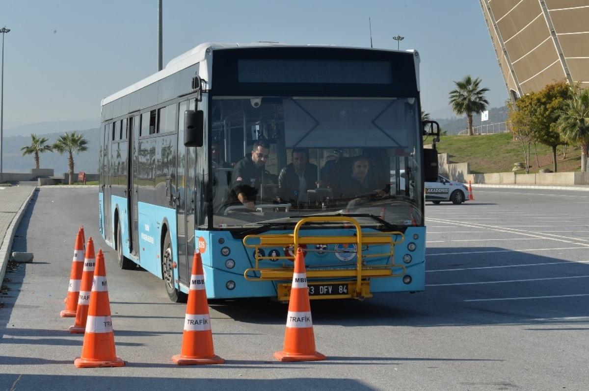 B&uuml;y&uuml;kşehir Belediyesi, otob&uuml;s şof&ouml;rlerine ileri s&uuml;r&uuml;ş teknikleri eğitimi verdi