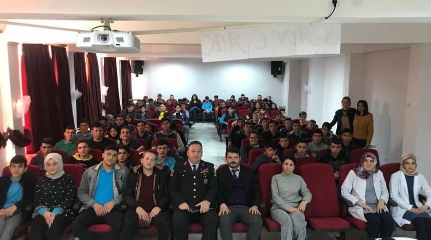Lise &ouml;ğrencilerine Jandarma anlatıldı