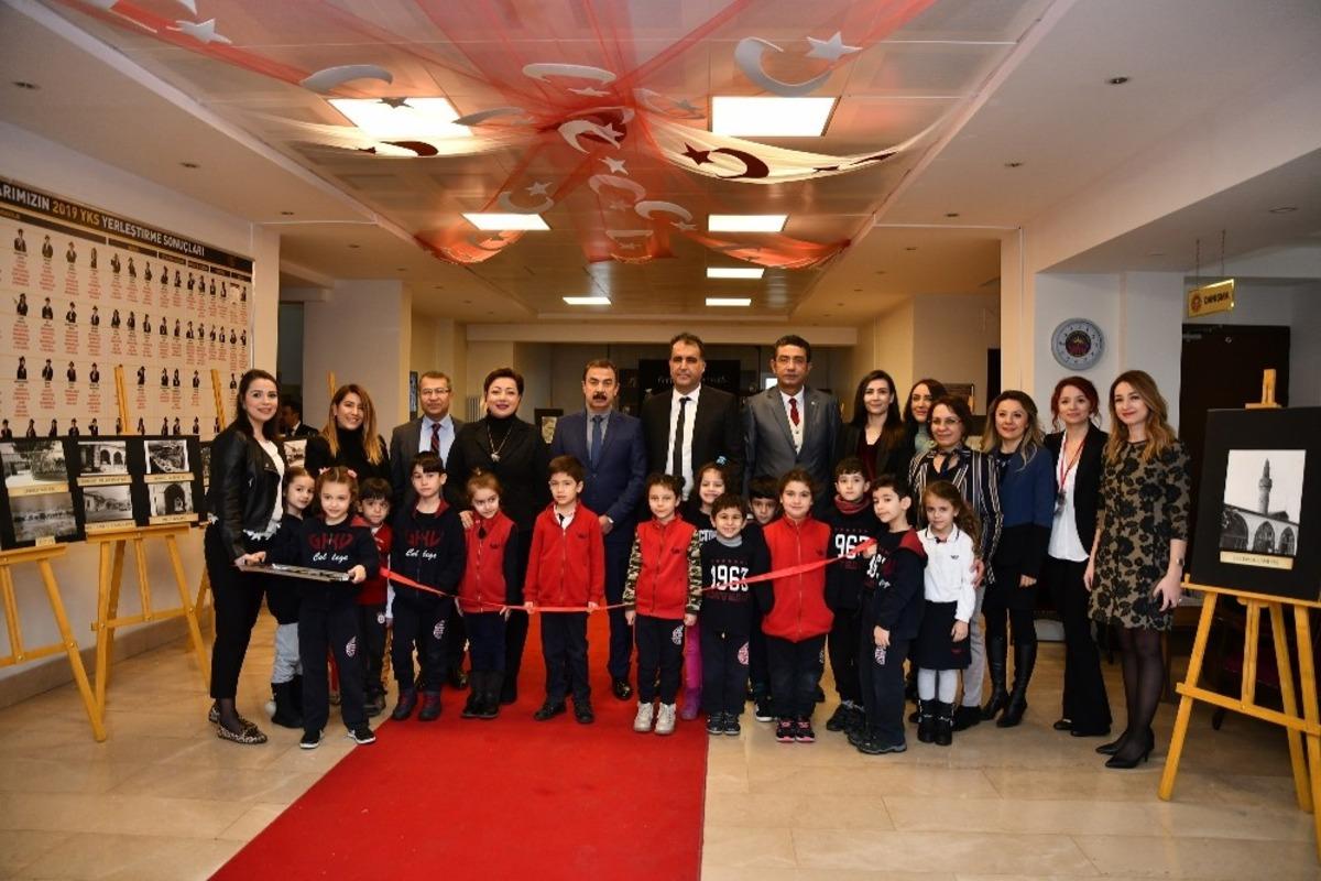 GKV&rsquo;de "Zamanın Esir Olduğu Şehir" fotoğraf sergisi a&ccedil;ıldı