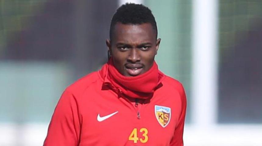 Beşiktaş Kulübü: Bernard Mensah'ın transferi ile ilgimiz yoktur