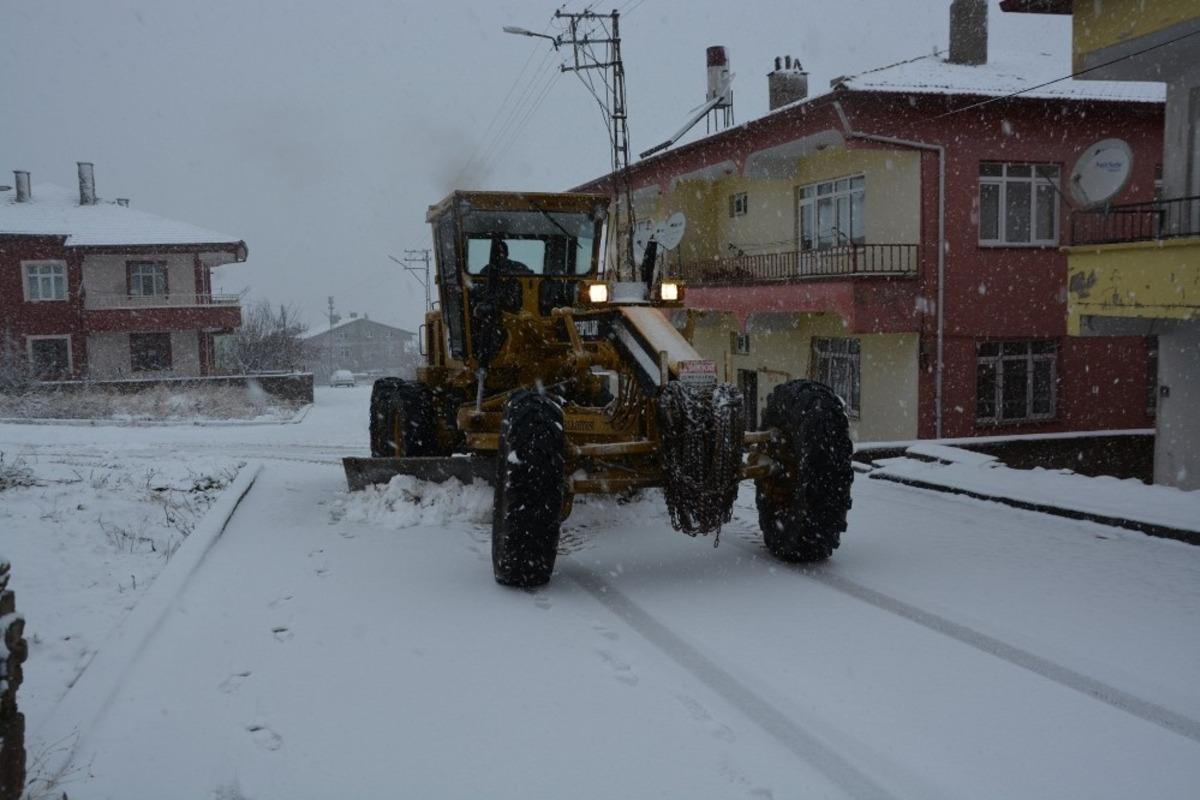 Yozgat&rsquo;ta karlı m&uuml;cadele