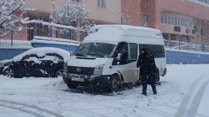 Hakkari&rsquo;de kar lastiği ve zincir denetimi