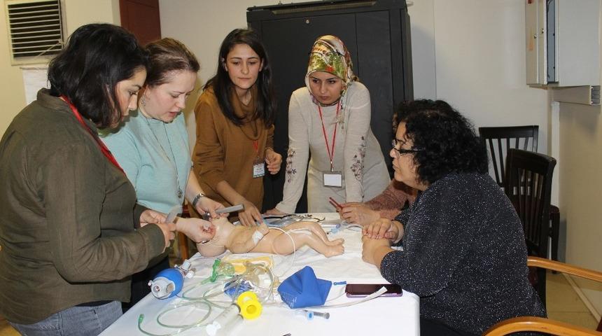 Yenidoğan canlandırma eğitimine katılanlar sertifikalandırıldı