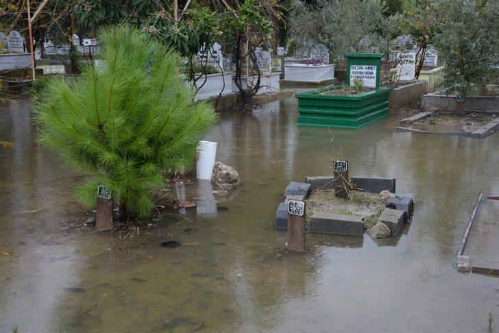 Adana'da sağanak yeniden başladı; 1 ilçede okullar tatil edildi (3) G4