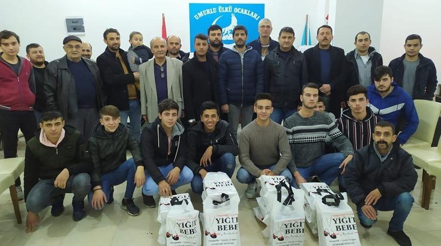 &Uuml;lk&uuml;c&uuml;ler ihtiya&ccedil; sahibi &ccedil;ocukları sevindirdi