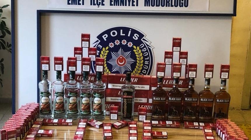 Emet&rsquo;te ka&ccedil;ak i&ccedil;ki ve sigara operasyonu
