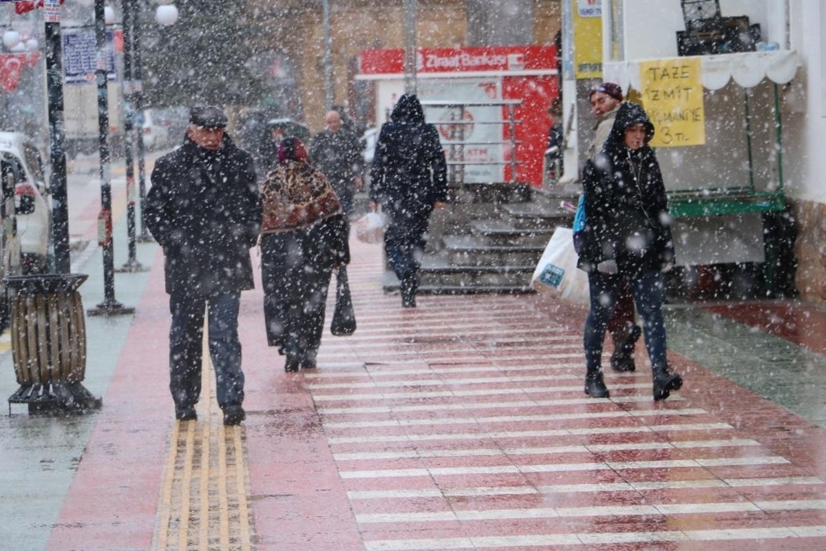 Yozgat&rsquo;ta kar etkisini g&ouml;sterdi