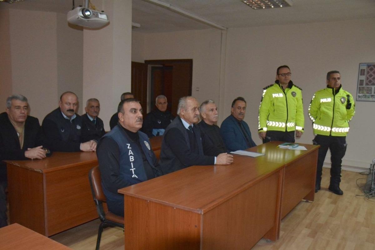 Hakkari&rsquo;de zabıta ekiplerine trafik eğitimi