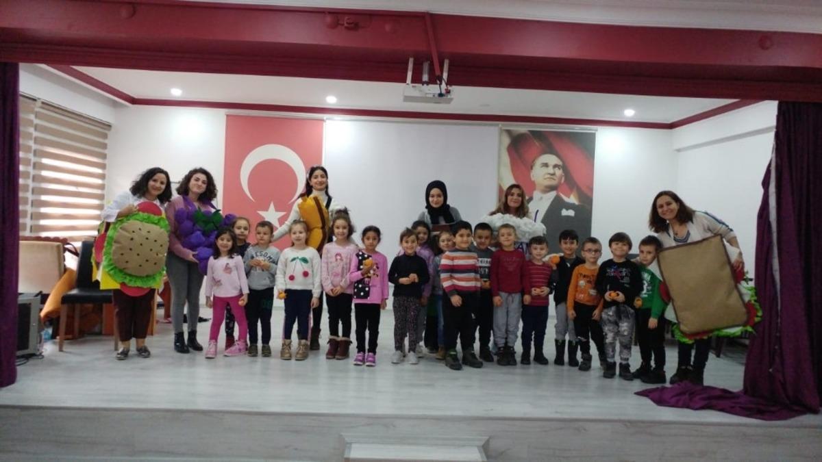 D&uuml;zce &Uuml;niversitesi ilkokullara destek vermeye devam ediyor