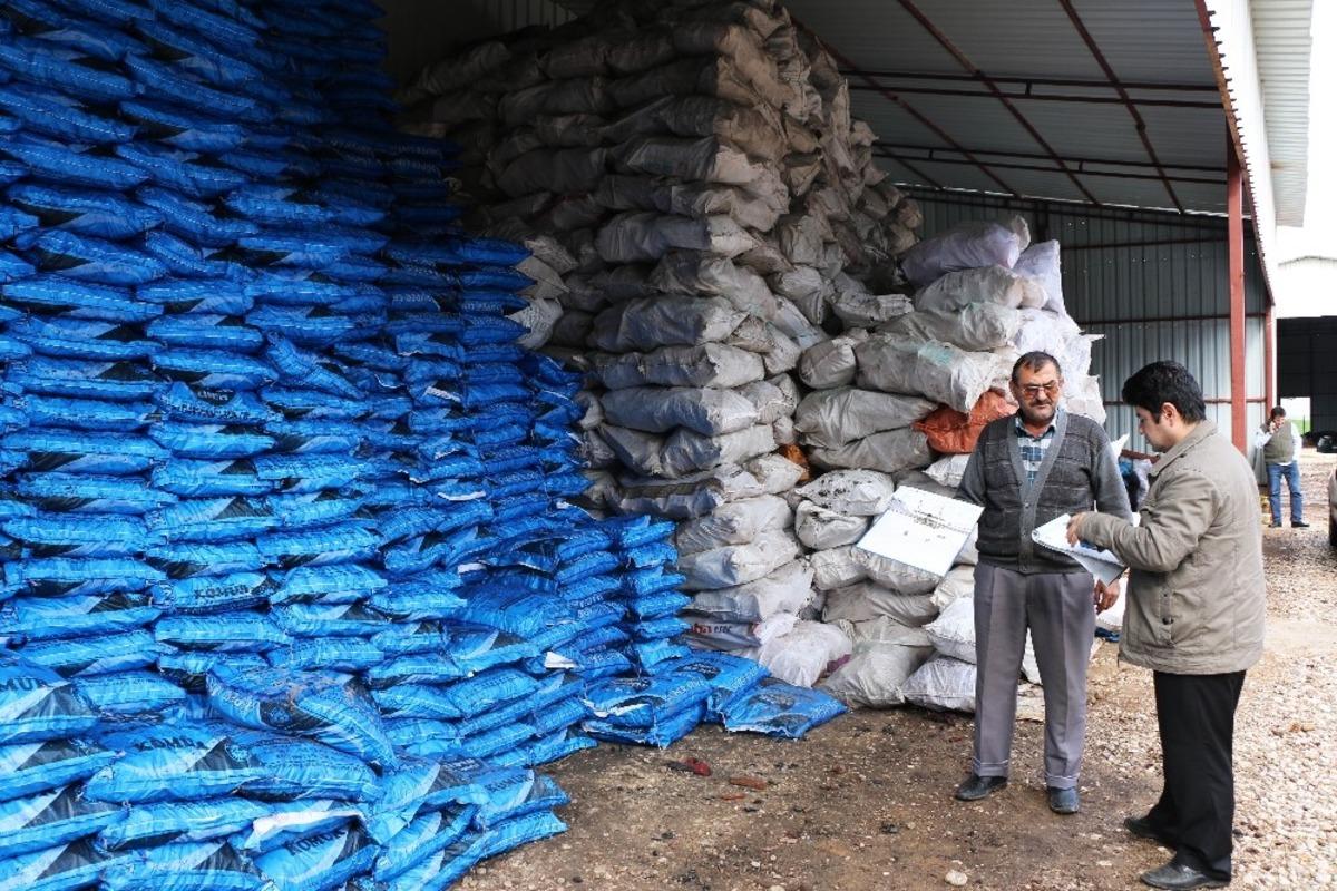 Denetlenen 16 bin 565 ton k&ouml;m&uuml;rden kriterlere uymayan 667 ton k&ouml;m&uuml;r il dışına &ccedil;ıkarıldı.