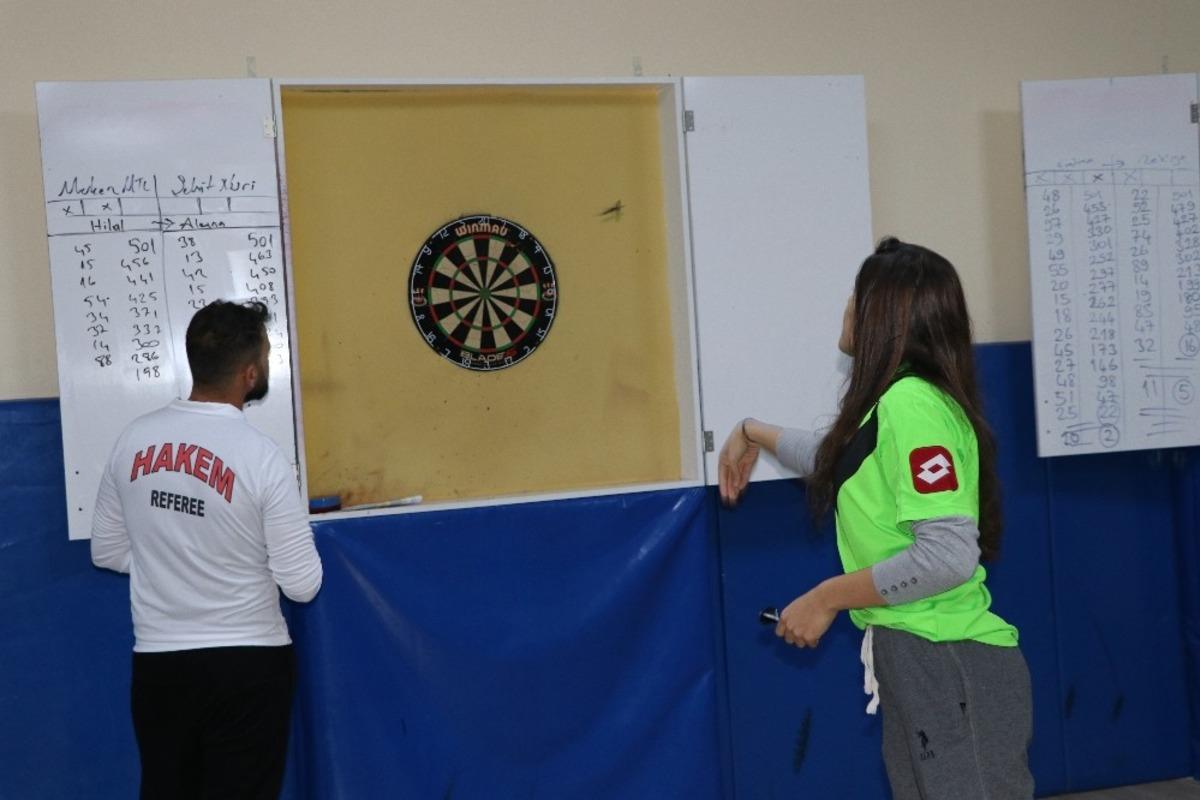 Dart&rsquo;lar Okullar Arası İl Birinciliği İ&ccedil;in Atılıyor