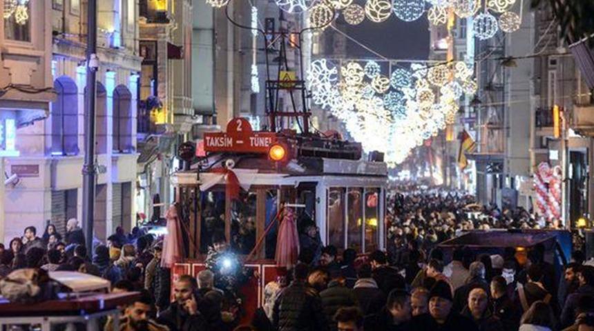 İstanbul'da yılbaşı önlemleri! İBB duyurdu (Yılbaşı gecesi İstanbul'da ulaşım! Metro açık mı?)