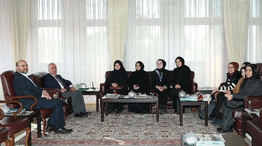 Rekt&ouml;r &Ccedil;omaklı, Yedi Hilal Derneği hanımlar birimi ile bir araya geldi