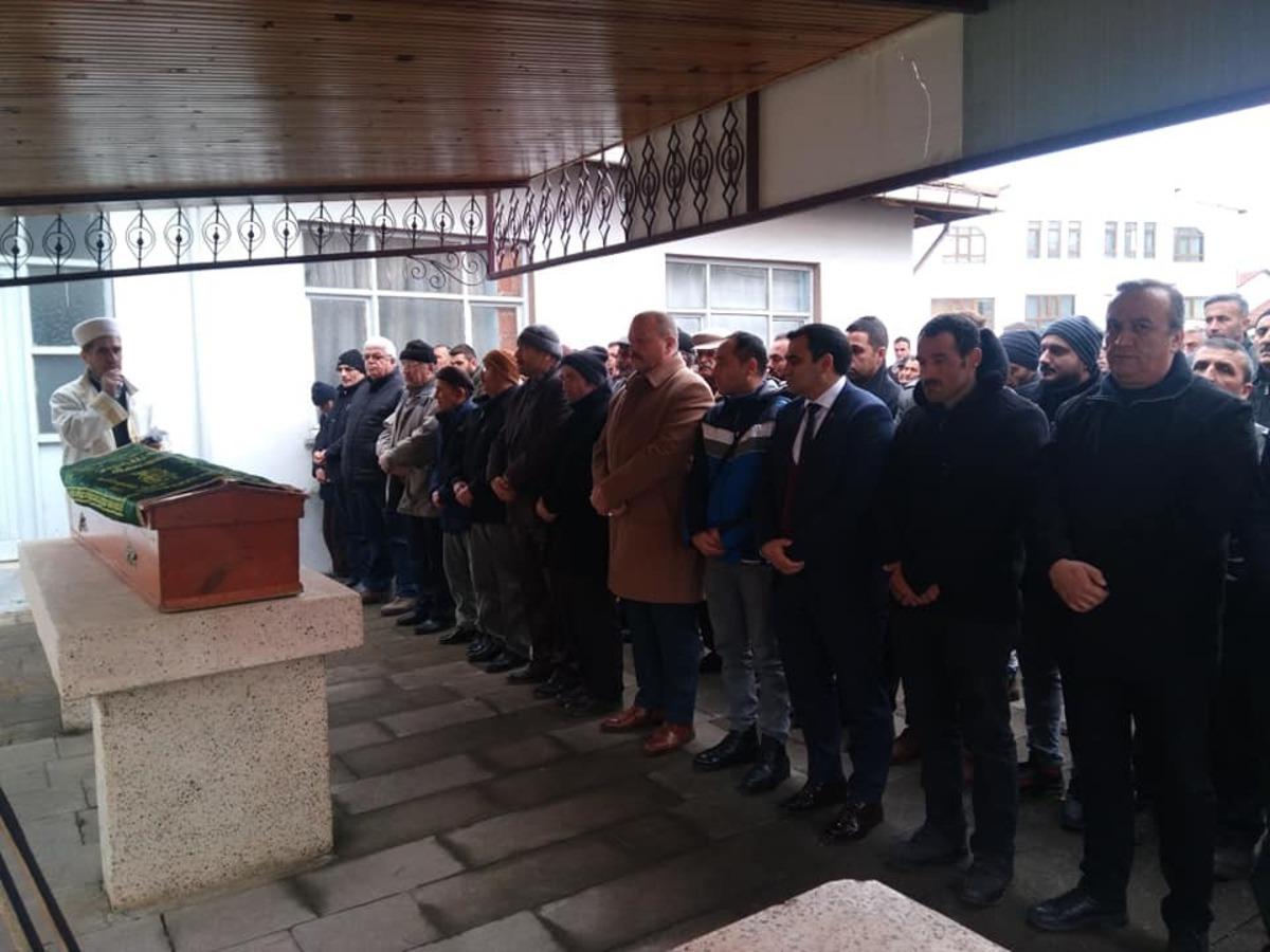 Kazada &ouml;len Muhtar Tansever, g&ouml;zyaşları ile defin edildi