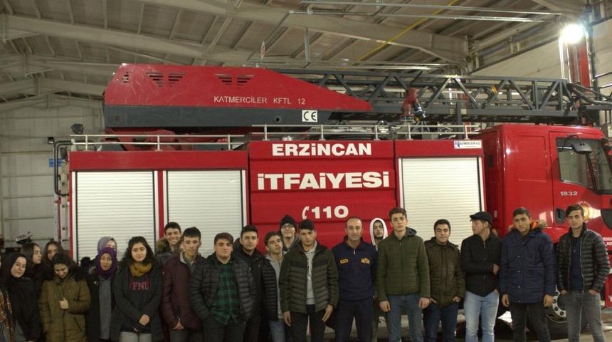 Lise &ouml;ğrencilerinden itfaiyeye ziyaret