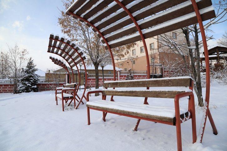 Başkale beyaz örtüyle kaplandı G3