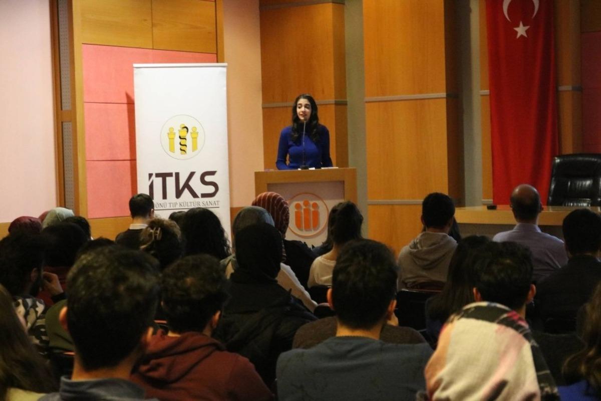 İn&ouml;n&uuml; &Uuml;niversitesi&rsquo;nde şiir severler bir araya geldi