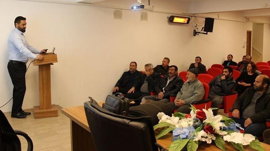 Erzincan&rsquo;da besiciler buzağı ishalleri ve korunma yolları hususunda bilgilendirildi