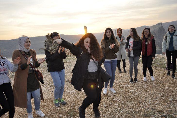 Kartpostallık manzarada doğa yürüyüşü G3