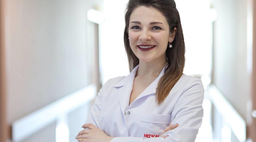 Diyetisyenden yılbaşı uyarısı: Yılbaşı sofrasına aç oturmayın