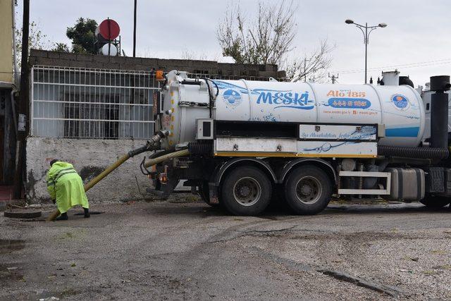 Mersin Büyükşehir Belediyesi’nden Adana’ya dost eli