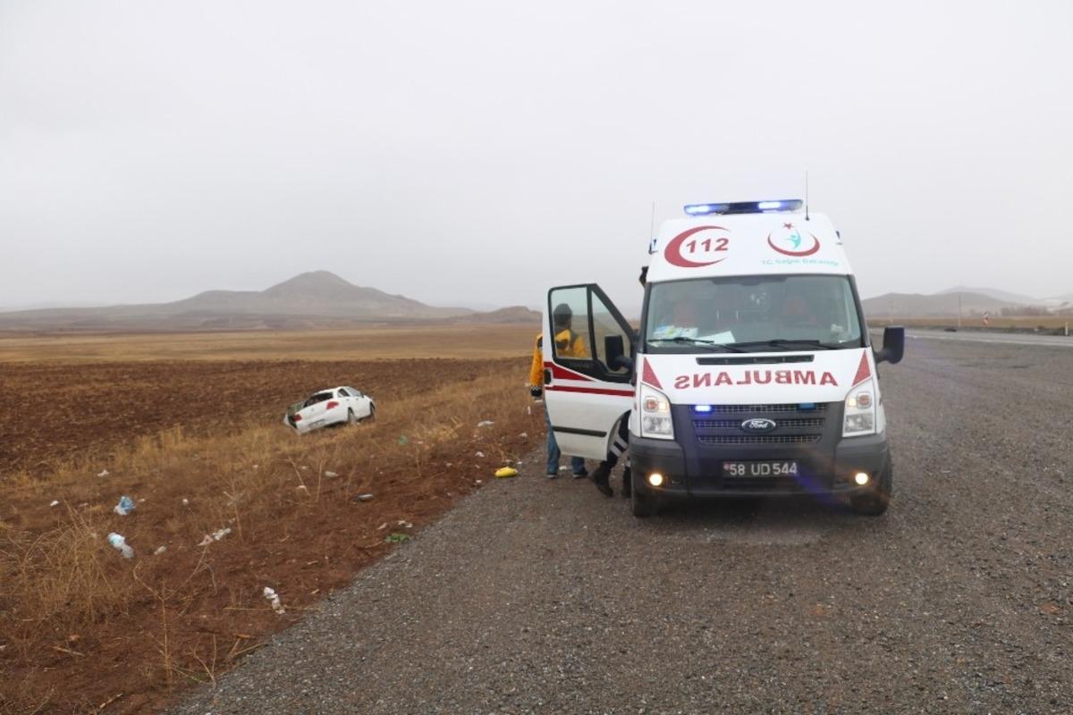 Sivas&rsquo;ta trafik kazası:2 yaralı