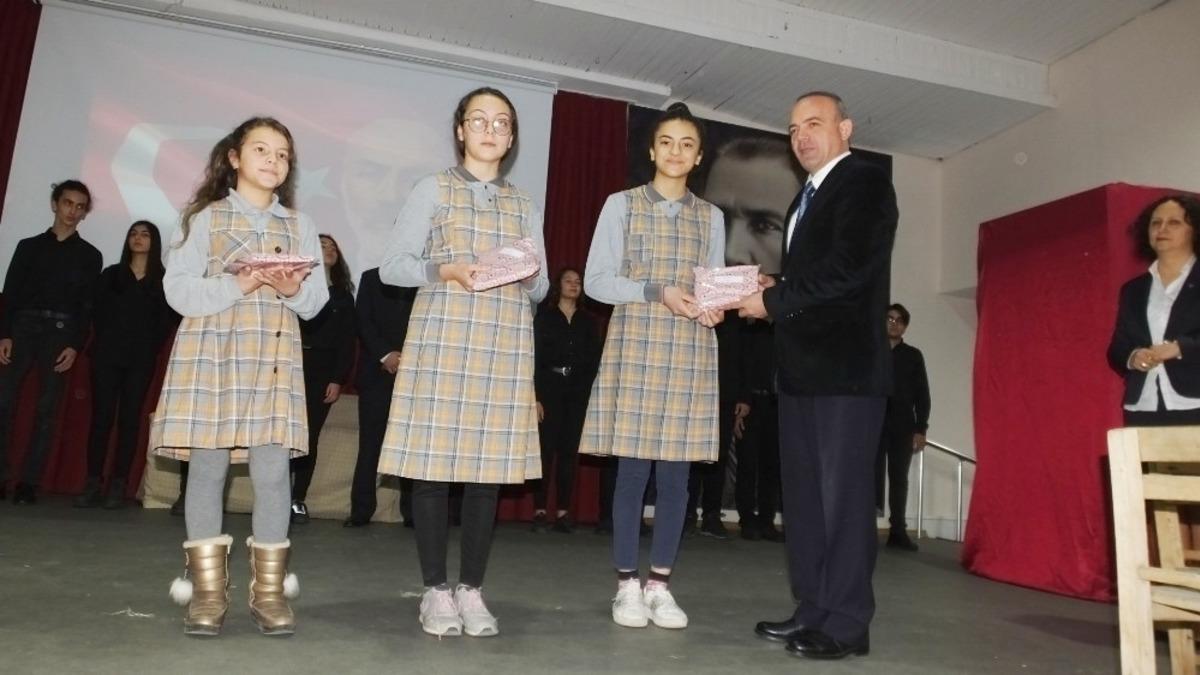 Burhaniye&rsquo;de Mehmet Akif Ersoy i&ccedil;in g&ouml;rkemli anma t&ouml;reni